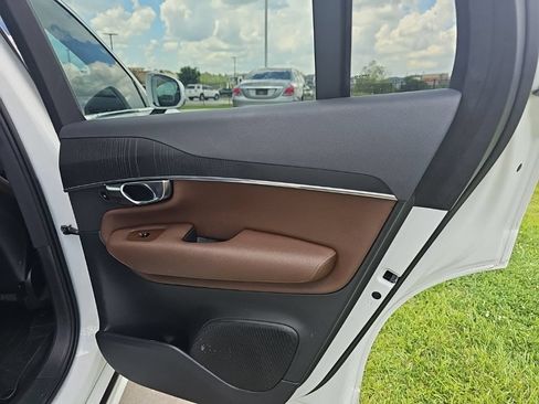 Used 2020 Volvo XC90 T6 Momentum w/ Protection Package Premier AWD/4WD image 26