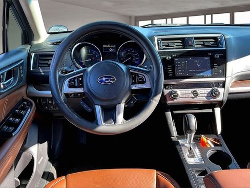 Used 2017 Subaru Outback 3.6R Touring image 5