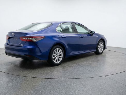 Used 2025 Toyota Camry LE FWD image 9