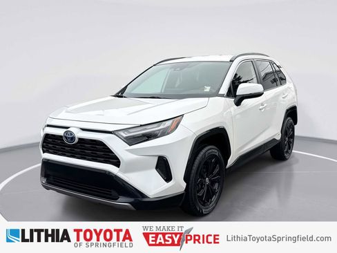 Certified 2022 Toyota RAV4 SE image 1