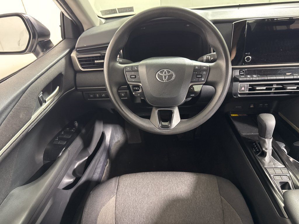 Used 2025 Toyota Camry LE FWD image 17