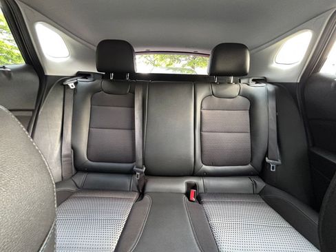 Used 2025 Chevrolet Trax LT FWD image 39