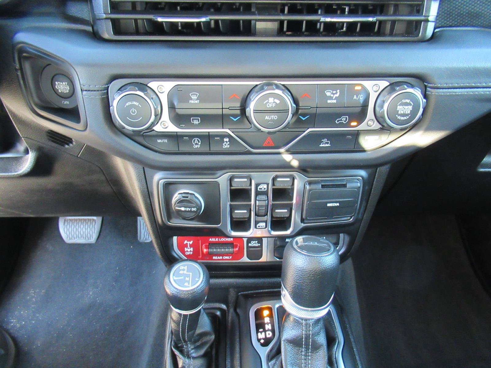 Certified 2026 Jeep Gladiator Mojave AWD/4WD image 26