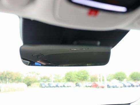 Used 2023 Kia Niro SX Touring image 38