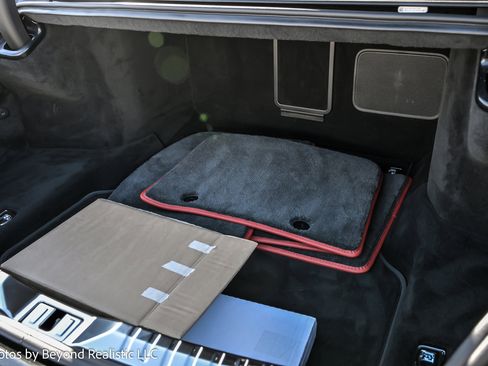 Used 2024 Bentley Flying Spur W12 image 16