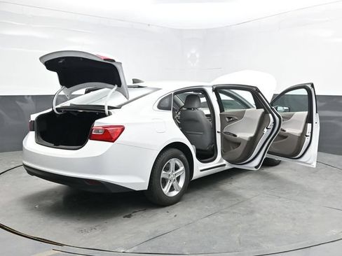 Used 2019 Chevrolet Malibu LS FWD image 46