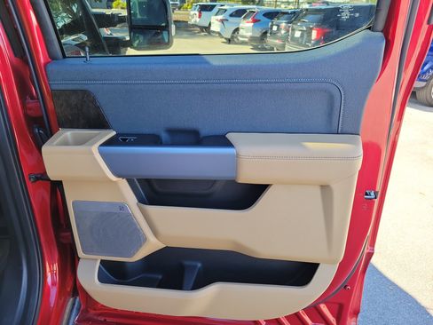 Used 2024 Ford F250 Lariat w/ Sport Appearance Package image 24