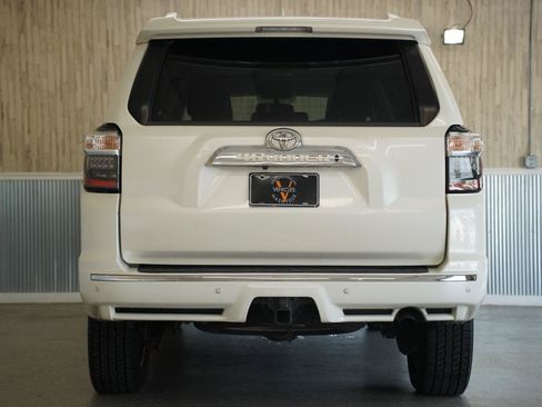 Used 2016 Toyota 4Runner Limited AWD/4WD image 9