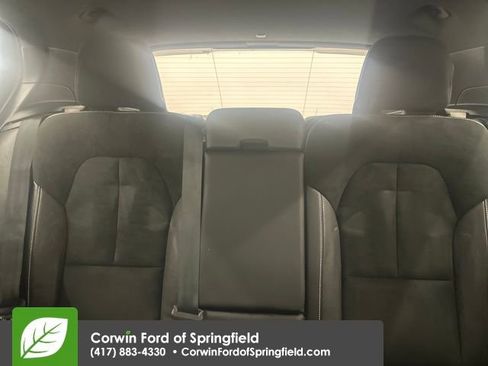 Used 2021 Volvo XC40 T5 R-Design w/ Protection Package Premier image 23