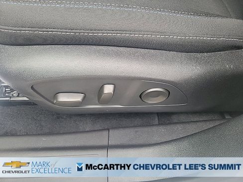 New 2026 Chevrolet Equinox EV LT image 18