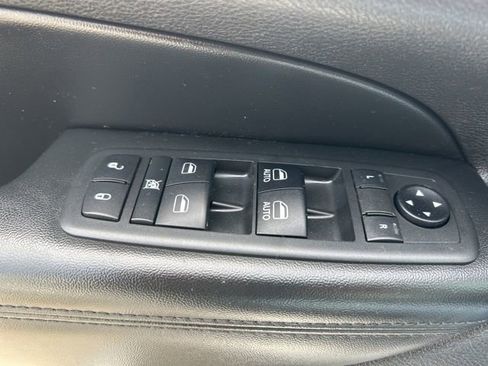 Used 2019 Jeep Grand Cherokee Limited AWD/4WD image 29