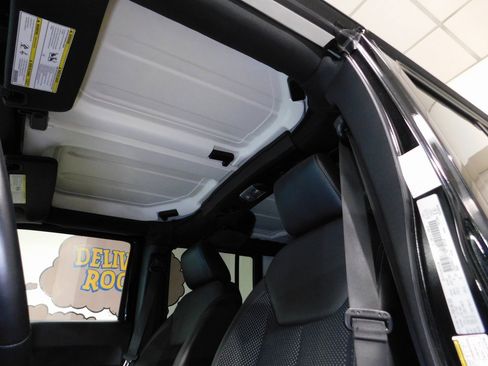 Used 2016 Jeep Wrangler Unlimited Sahara image 45