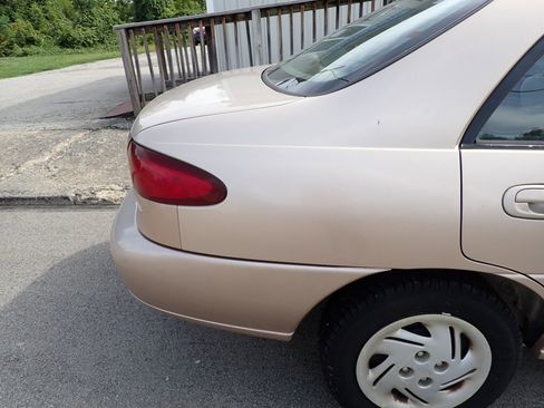 Used 1997 Ford Escort LX image 13