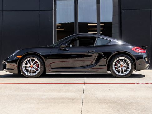 Used 2016 Porsche Cayman RWD image 2