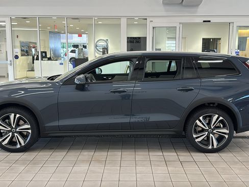 New 2026 Volvo V60 B5 Cross Country Plus w/ Protection Package Premier AWD/4WD image 8