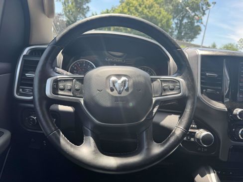 Used 2019 RAM 1500 Big Horn AWD/4WD image 12