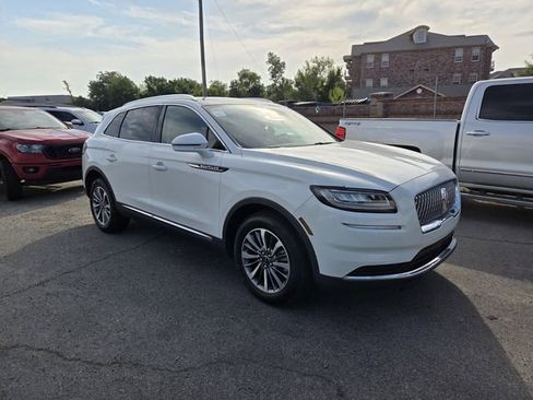 Used 2022 Lincoln Nautilus Reserve w/ Luxury Package FWD image 2