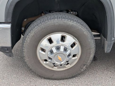 Used 2024 Chevrolet Silverado 3500 LTZ w/ LTZ Convenience Package image 14