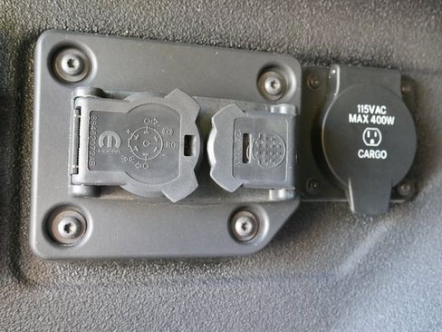 Used 2024 RAM 2500 Limited image 13