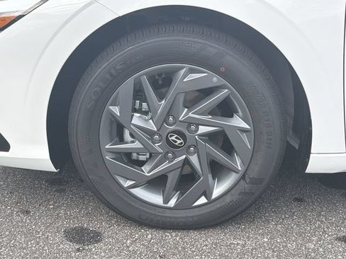 New 2026 Hyundai Elantra Hybrid FWD image 13