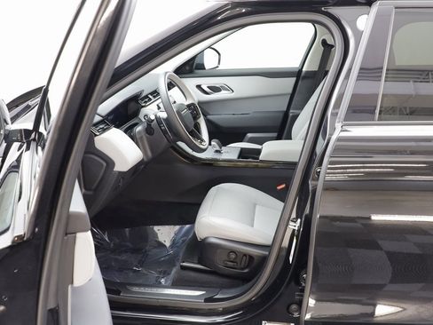 Certified 2025 Land Rover Range Rover Velar S image 6