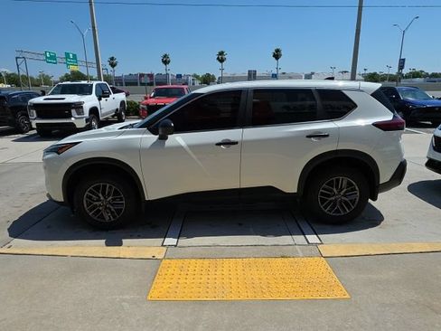 Used 2023 Nissan Rogue S FWD image 7