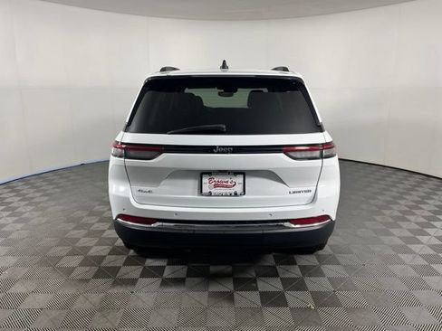 Used 2022 Jeep Grand Cherokee Limited AWD/4WD image 6