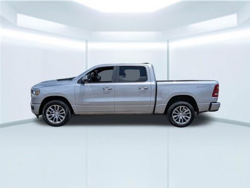 Used 2023 RAM 1500 Laramie AWD/4WD image 2