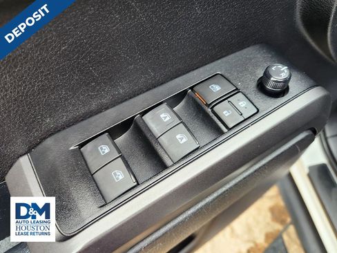 Used 2023 Toyota Tacoma TRD Off-Road image 30