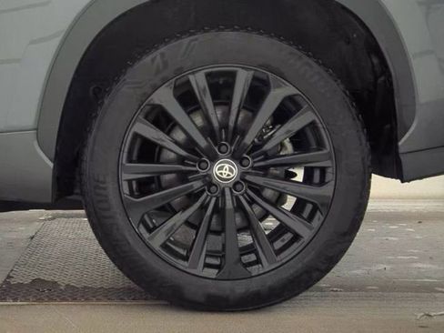 Used 2025 Toyota Highlander XSE AWD/4WD image 21