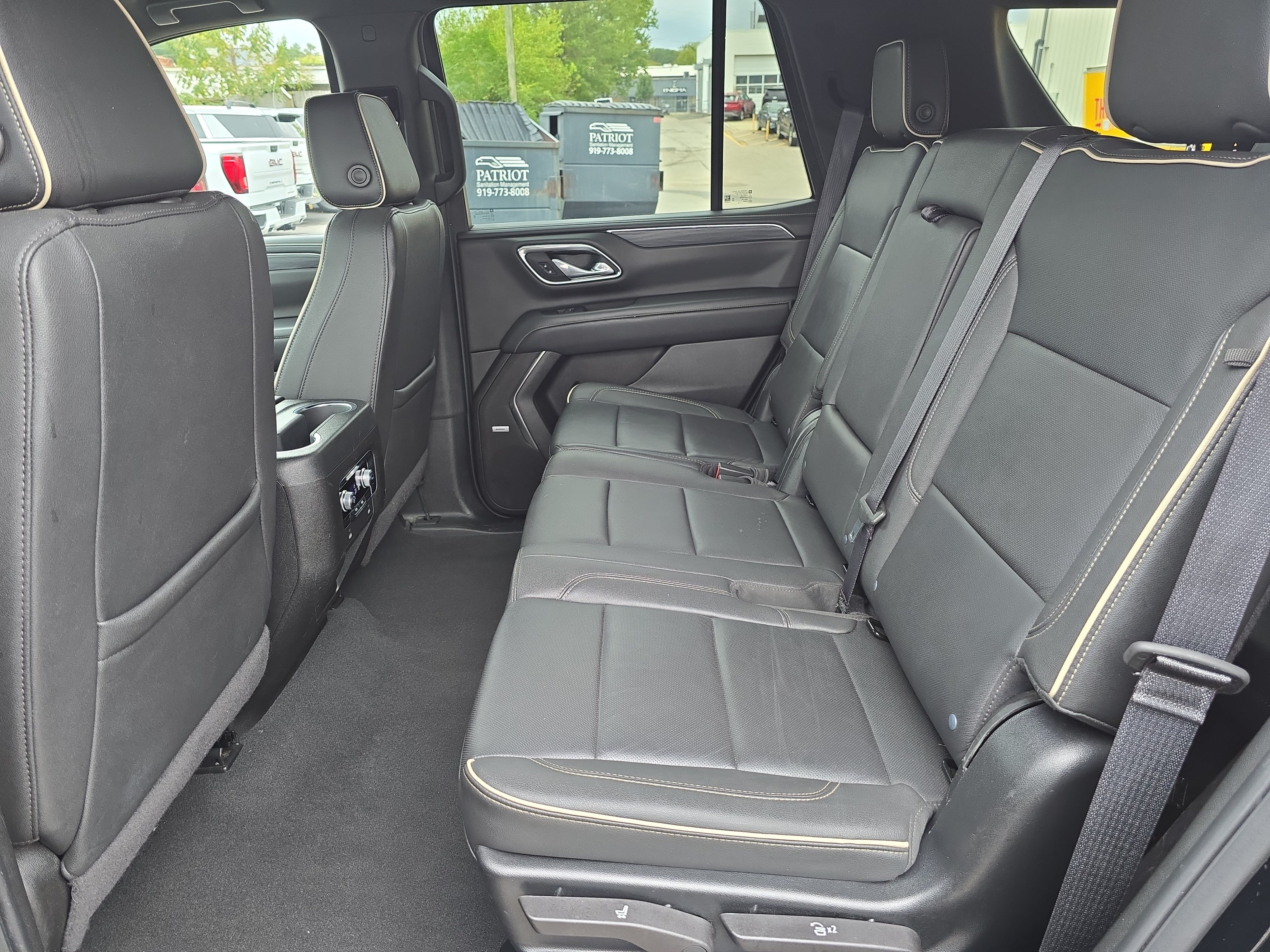 Used 2024 GMC Yukon SLT AWD/4WD image 14