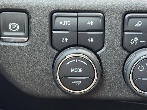 Used 2025 Chevrolet Silverado 2500 LTZ image 22