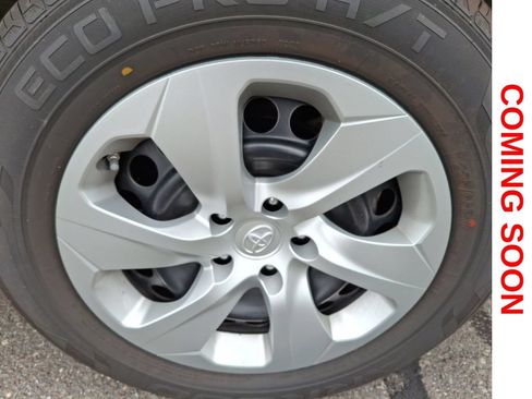 Used 2023 Toyota RAV4 LE AWD/4WD image 9