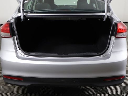 Used 2018 Kia Forte LX w/ LX Popular Package image 12