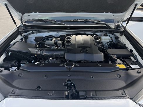 Used 2021 Toyota 4Runner SR5 image 33