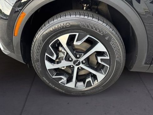 Certified 2024 Kia Sportage EX AWD/4WD image 9