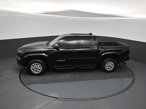Used 2025 Toyota Tacoma SR5 RWD image 13