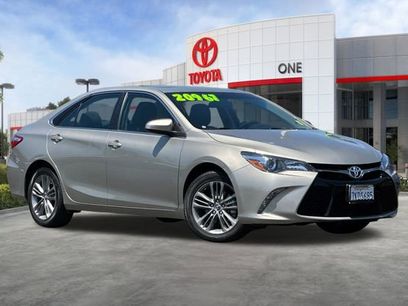 Used 2015 Toyota Camry SE w/ Moonroof Package
