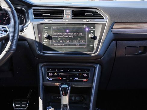 Used 2022 Volkswagen Tiguan SEL R-Line image 13