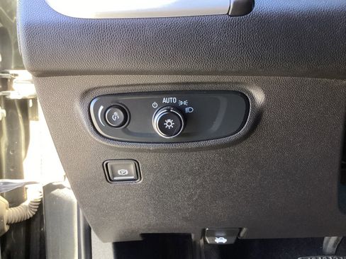 Used 2021 GMC Terrain SLE w/ Driver Convenience Package image 30