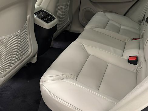 New 2026 Volvo XC60 B5 Ultra w/ Climate Package image 27