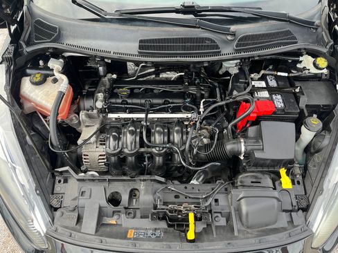 Used 2015 Ford Fiesta SE image 32