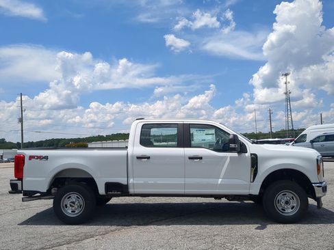 New 2025 Ford F350 XL w/ FX4 Off-Road Package image 2