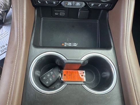 Used 2021 Chevrolet Suburban High Country image 30