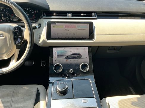 Used 2019 Land Rover Range Rover Velar R-Dynamic SE AWD/4WD image 11
