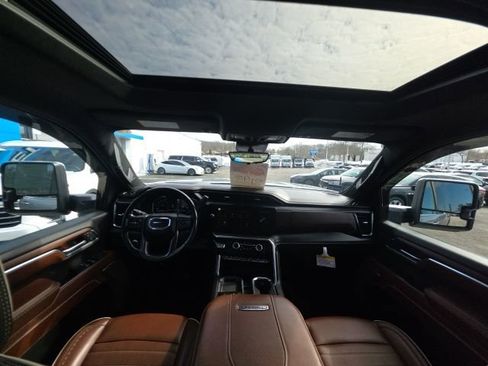 Used 2024 GMC Sierra 3500 Denali Ultimate image 14