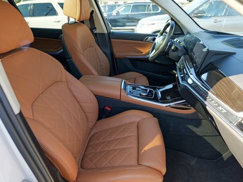 Used 2024 BMW X7 xDrive40i w/ Premium Package AWD/4WD image 42
