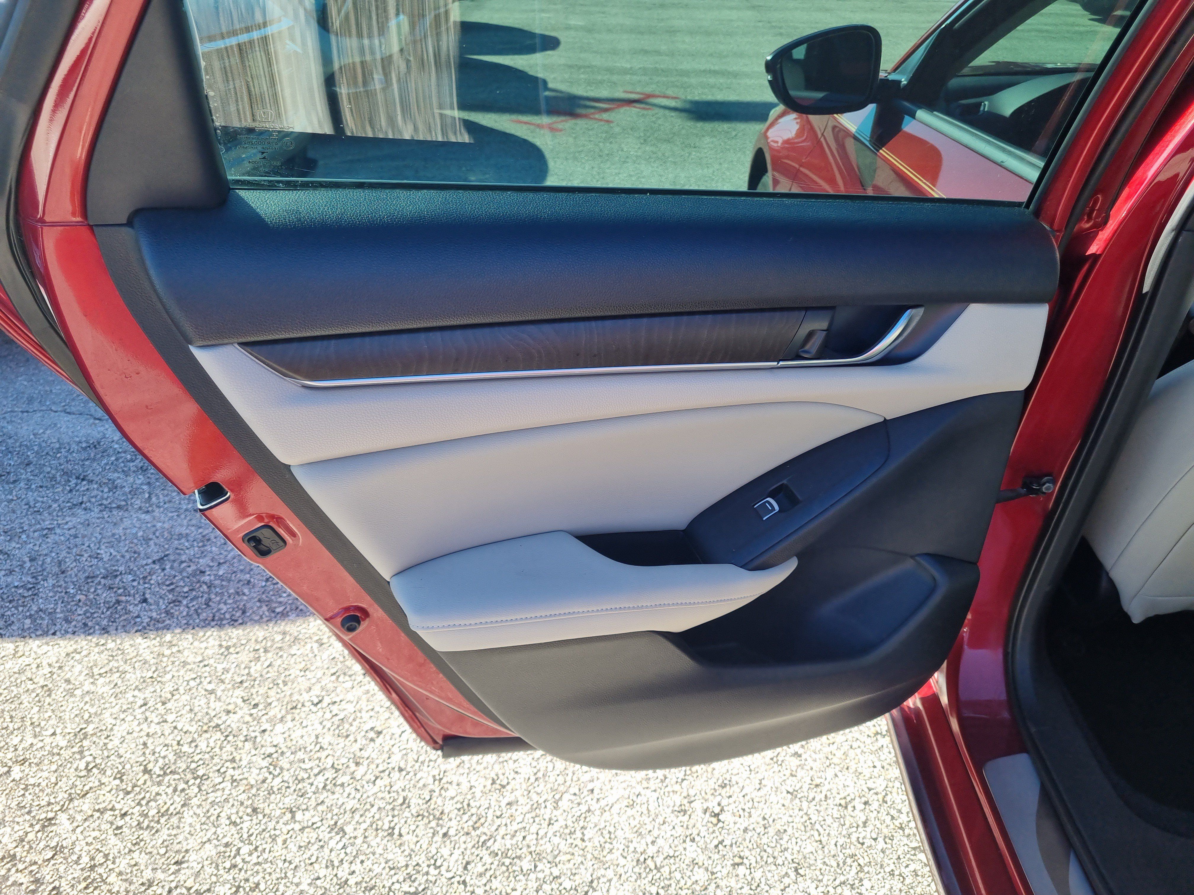 Used 2018 Honda Accord EX-L image 14