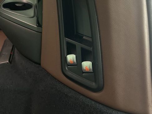 Used 2024 BMW X7 xDrive40i w/ M Sport Package image 24