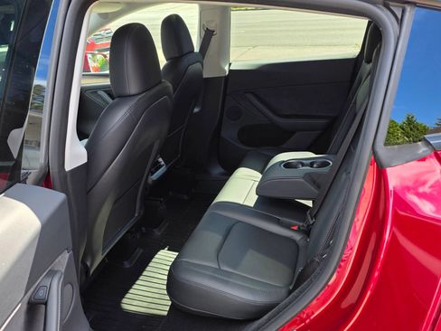 Used 2025 Tesla Model Y Long Range AWD/4WD image 11